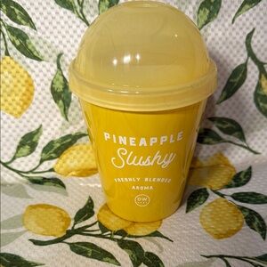 DW Home Pineapple Slushy Candle